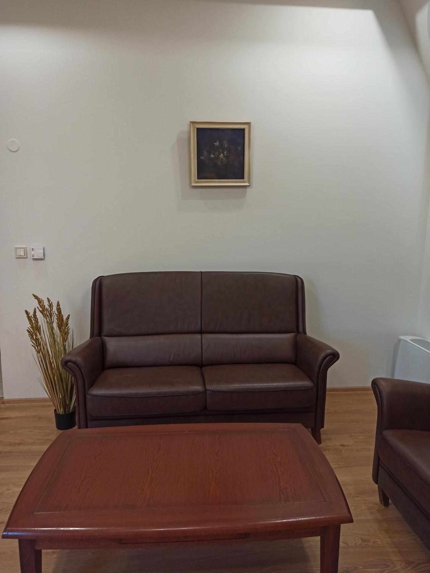 Хотел Театъръ Hotel Плевен Екстериор снимка