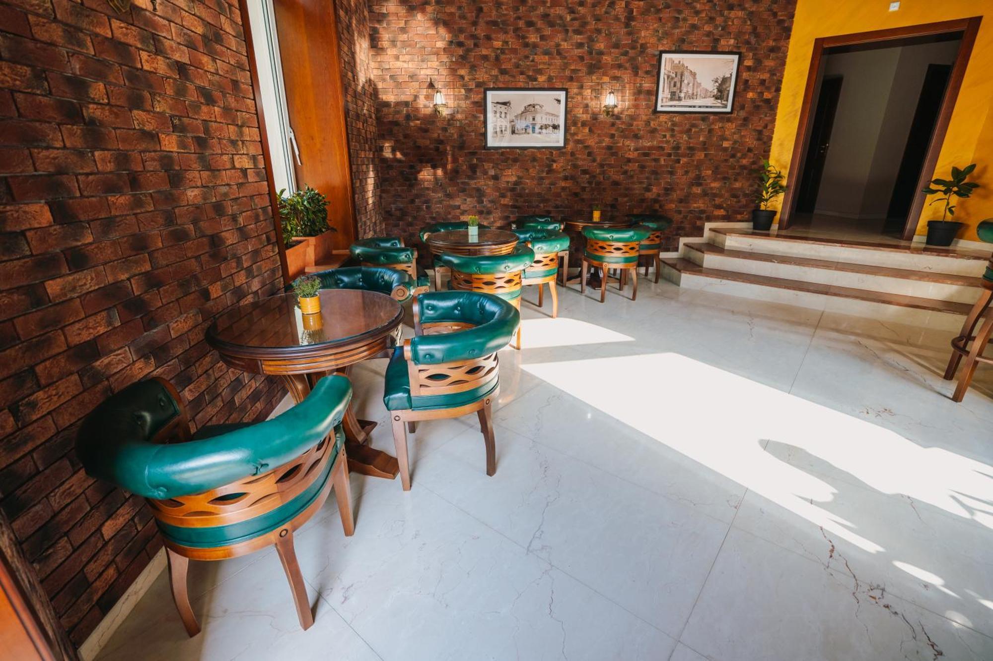 Хотел Театъръ Hotel Плевен Екстериор снимка