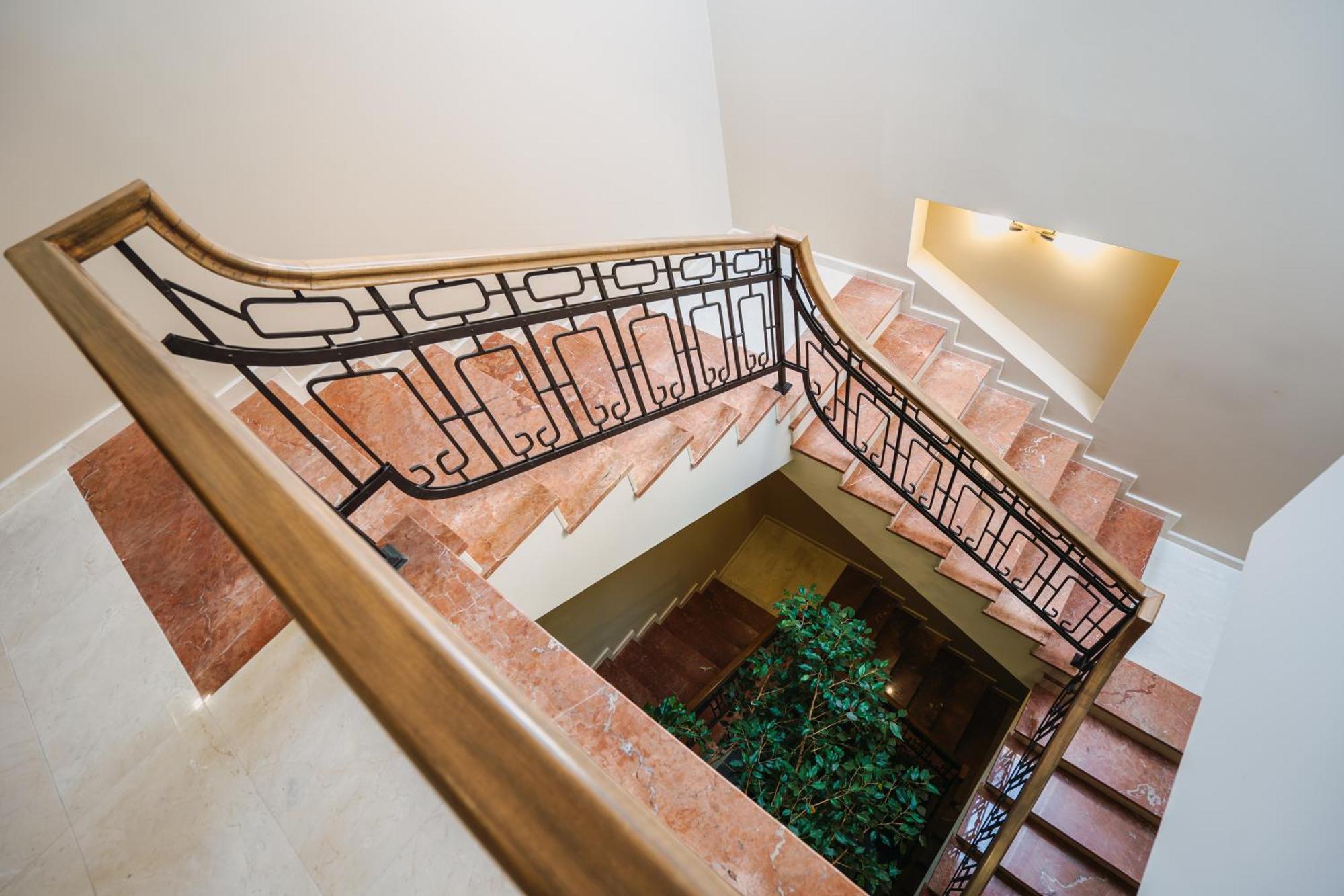 Хотел Театъръ Hotel Плевен Екстериор снимка